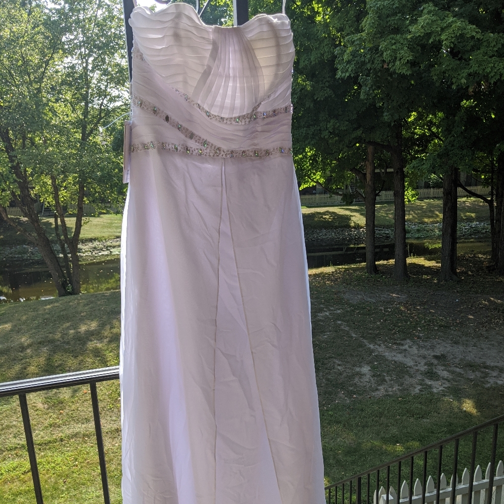JJ's House Strapless white dress
